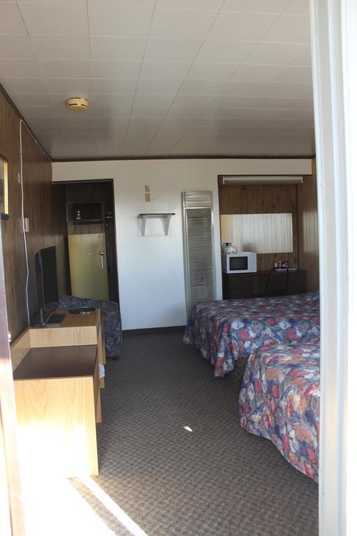 Raval Paradise Motel And Rv Park Youngstown Ngoại thất bức ảnh