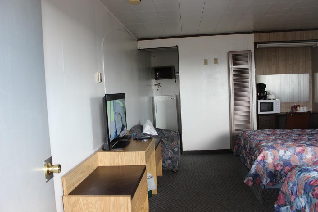 Raval Paradise Motel And Rv Park Youngstown Ngoại thất bức ảnh