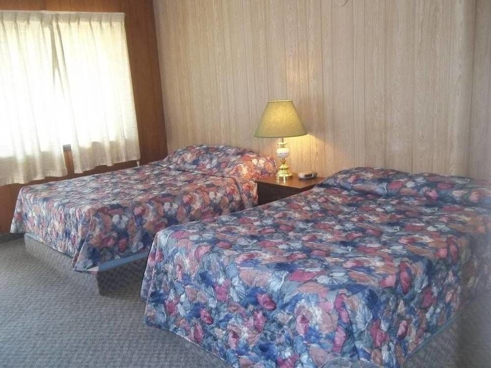 Raval Paradise Motel And Rv Park Youngstown Ngoại thất bức ảnh