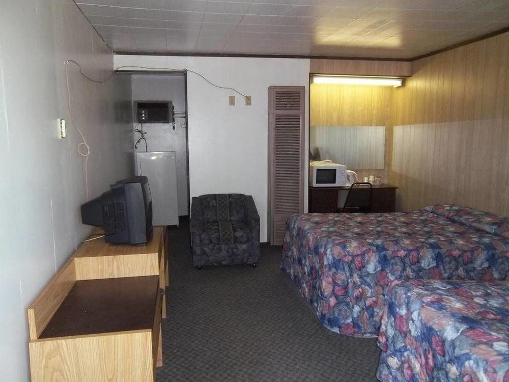 Raval Paradise Motel And Rv Park Youngstown Ngoại thất bức ảnh