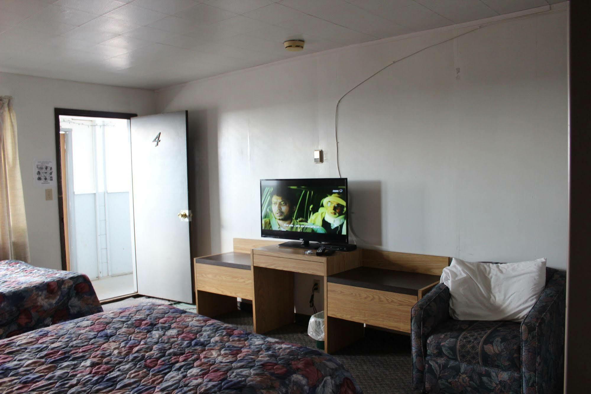 Raval Paradise Motel And Rv Park Youngstown Ngoại thất bức ảnh