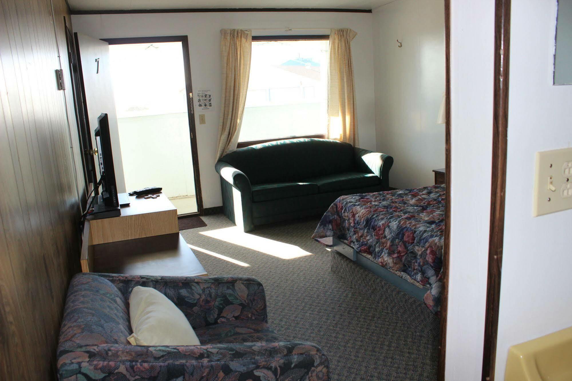 Raval Paradise Motel And Rv Park Youngstown Ngoại thất bức ảnh