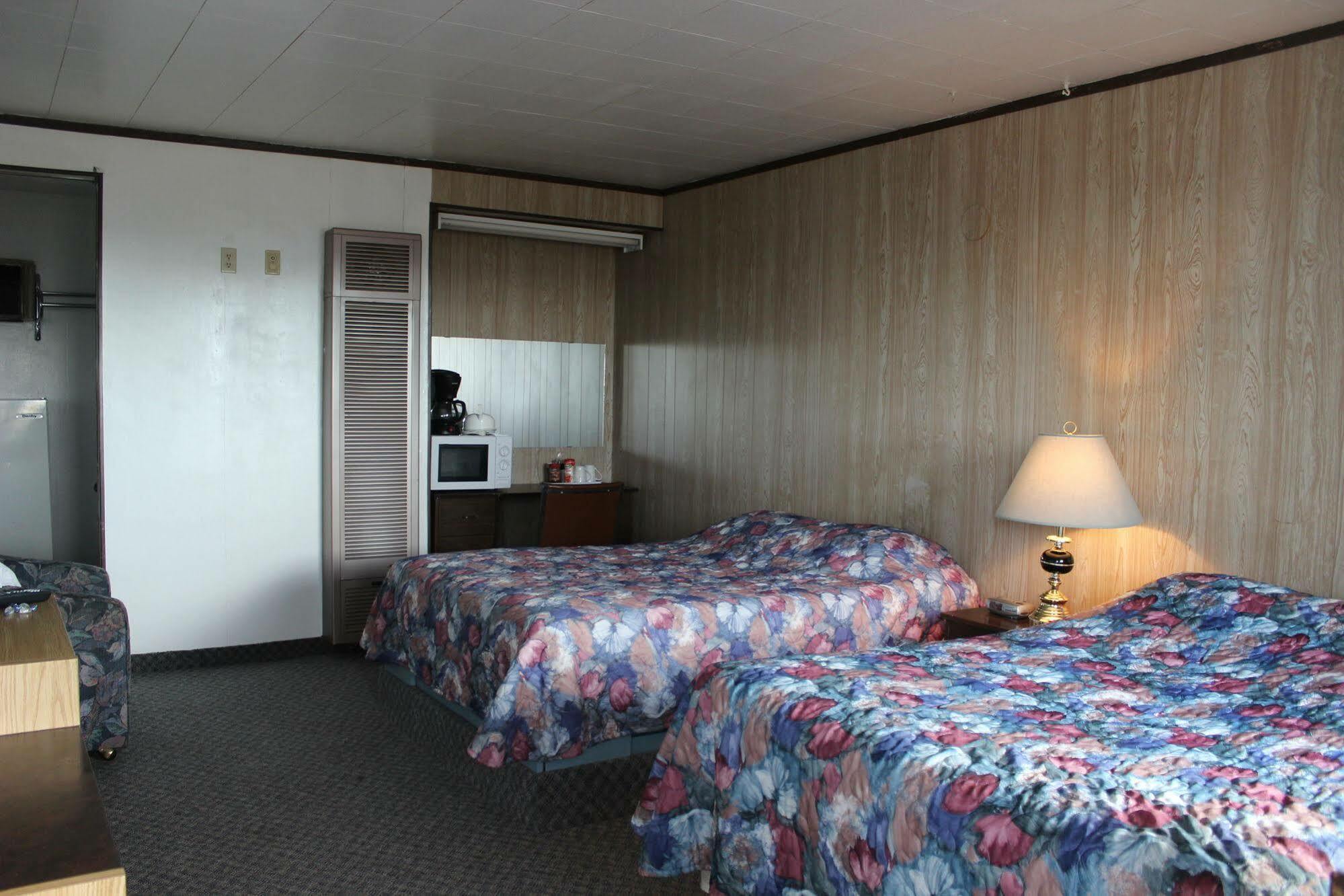 Raval Paradise Motel And Rv Park Youngstown Ngoại thất bức ảnh